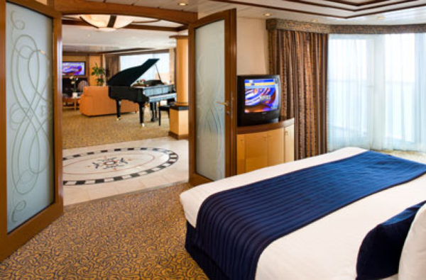 Brilliance Suite_deluxe stateroom