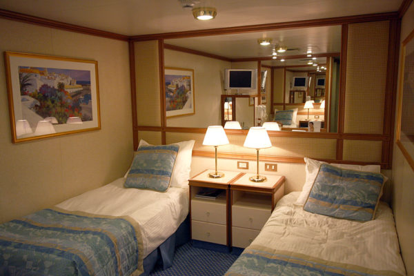 grand_princess-inside_cabin